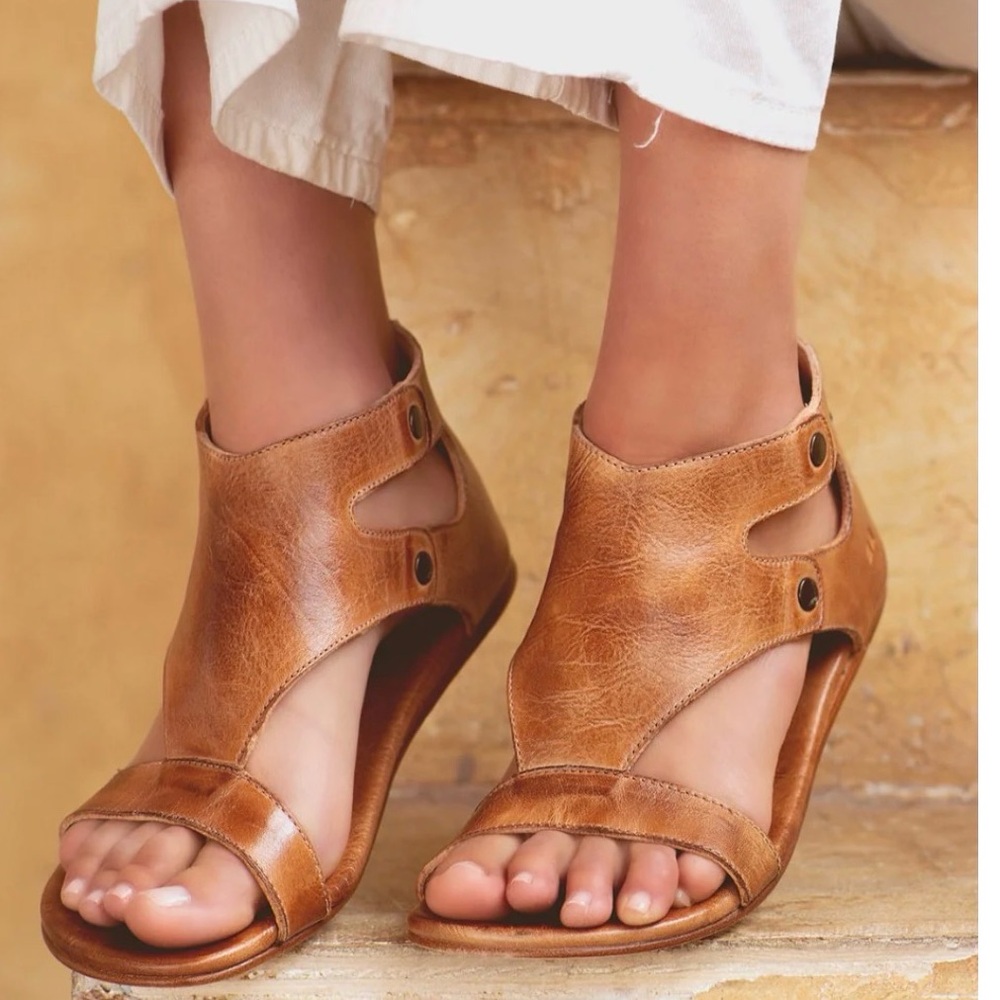 Women’s Bedstu Soto Sandal size 7